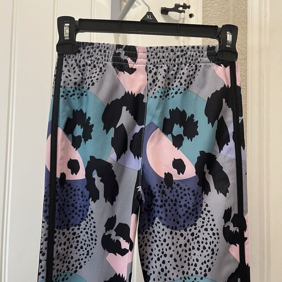Adidas All Over Print Tricot Gray Purple Pink Joggers Pull On Pants Girls Size 6 - Picture 7 of 9
